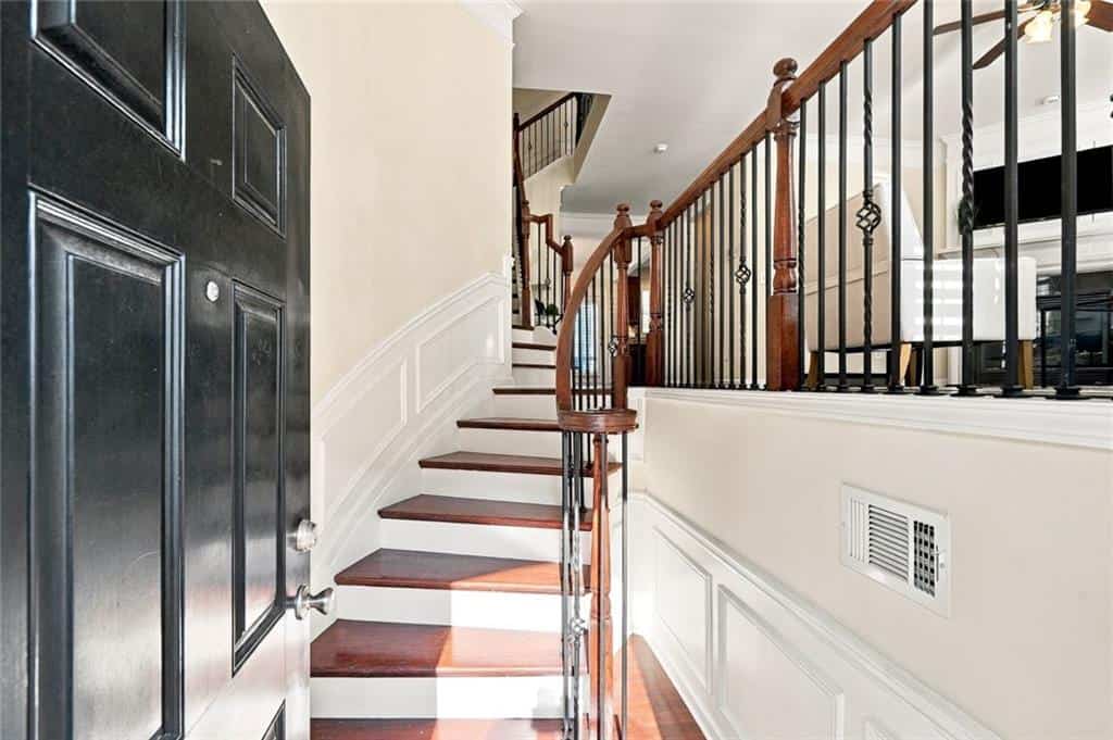 Listing photo 6