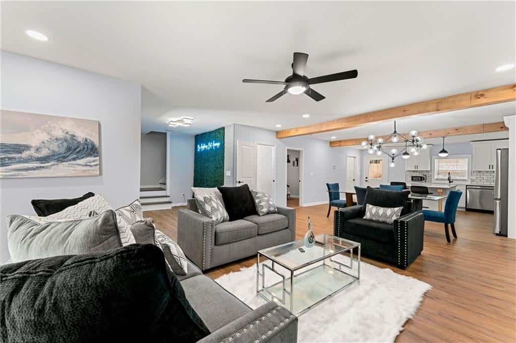 Listing photo 3