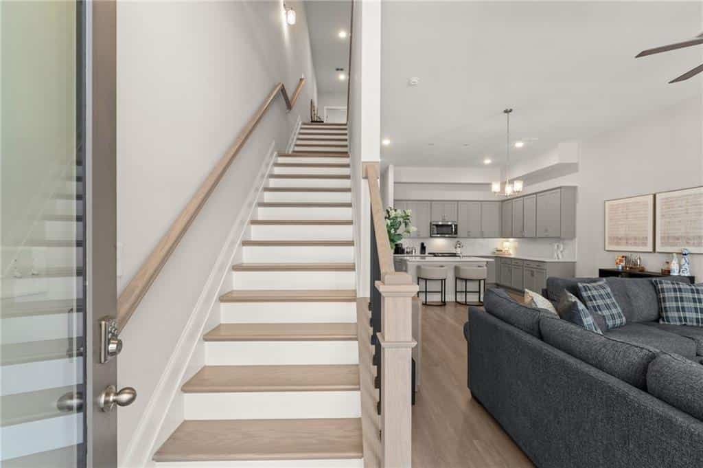 Listing photo 6