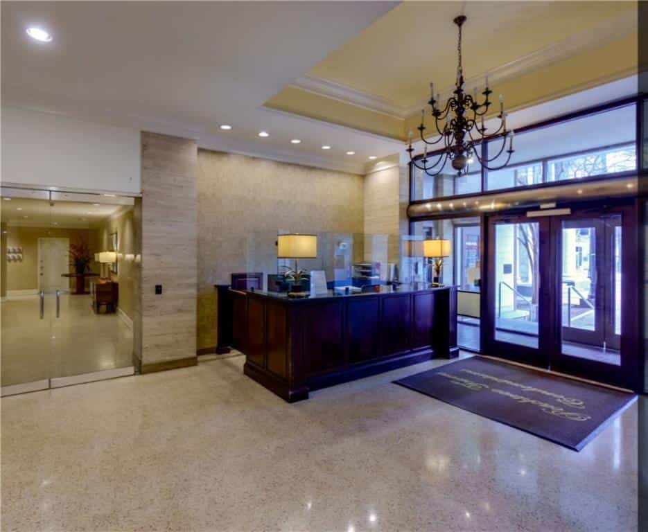 300 W Peachtree St 21 J W, Atlanta, GA 30332