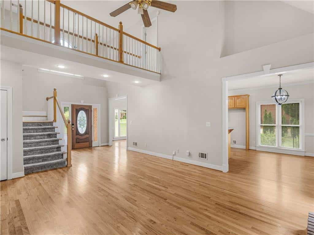 Listing photo 6