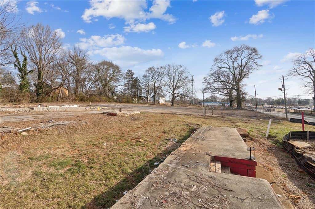 Listing photo 6