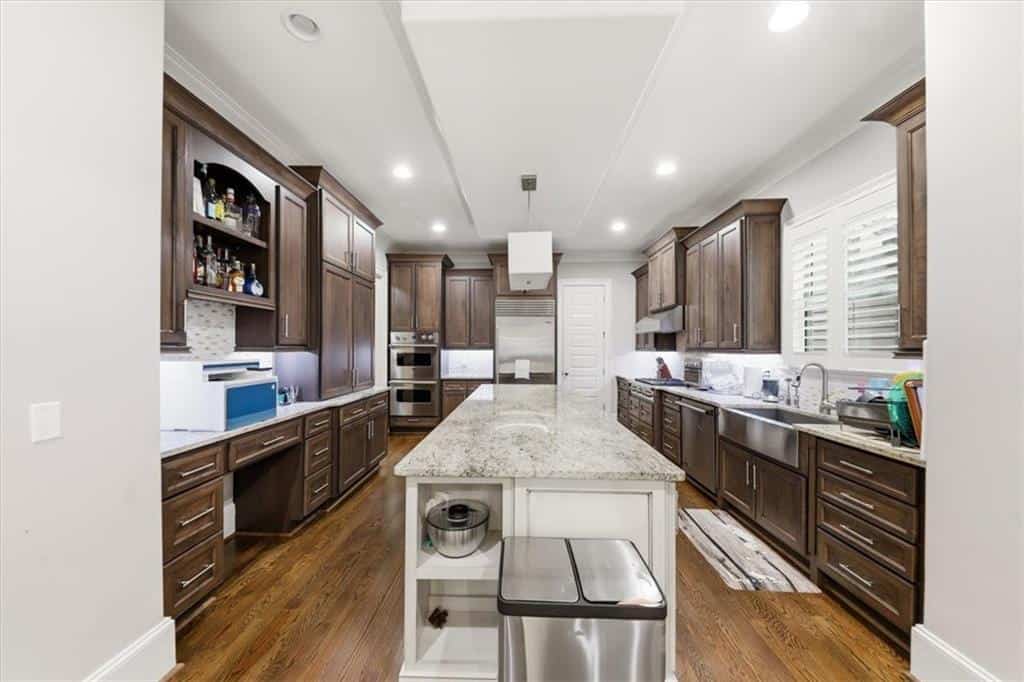 Listing photo 6