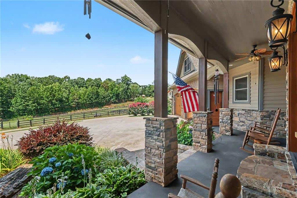 Listing photo 4