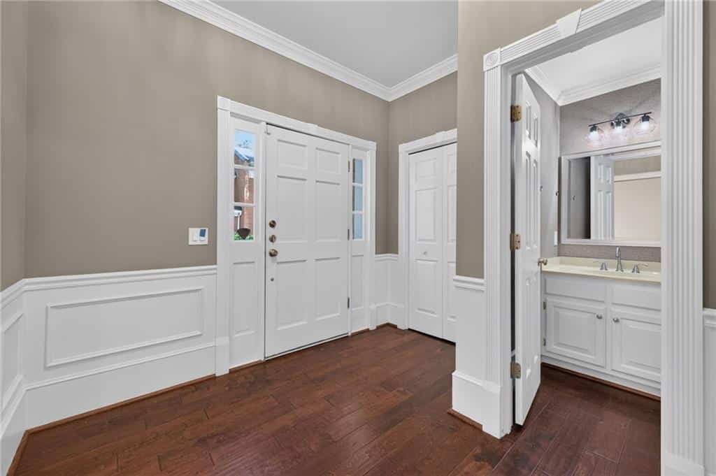 Listing photo 6