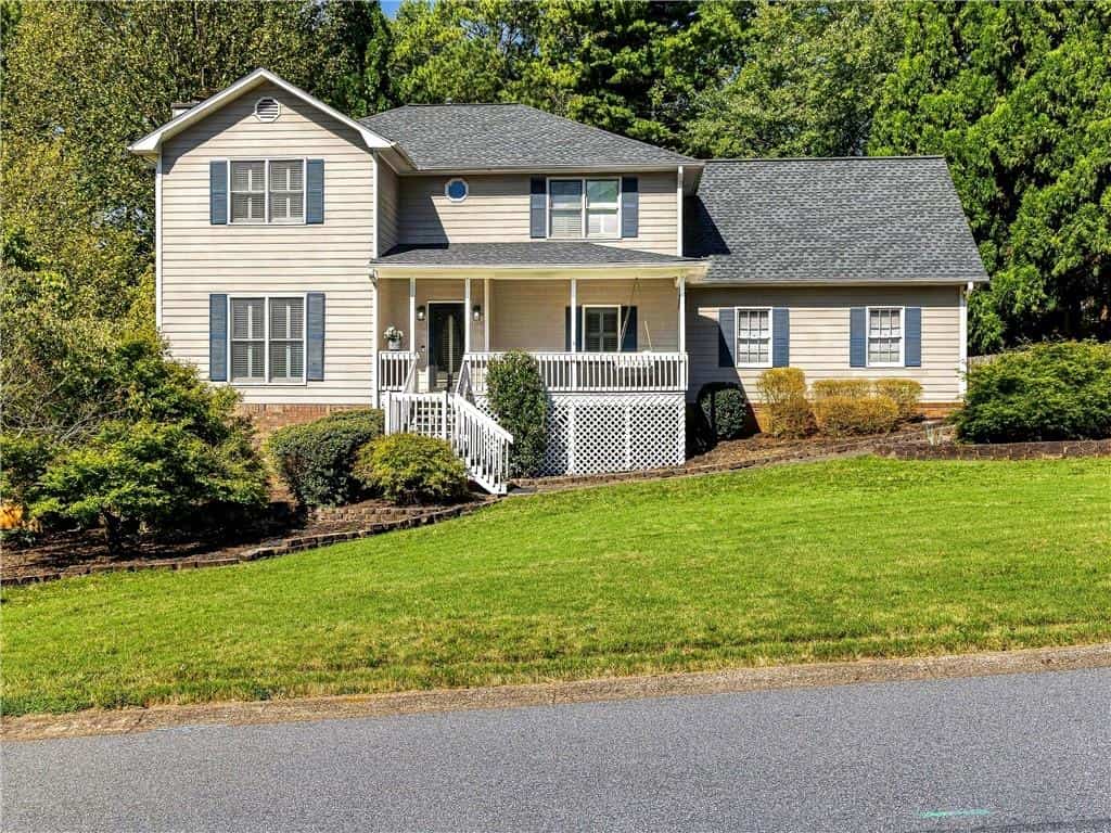 1586 Tennessee Walker Drive NE, Roswell, GA 30075
