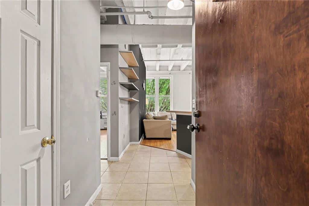Listing photo 6