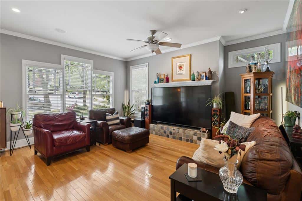 Listing photo 6