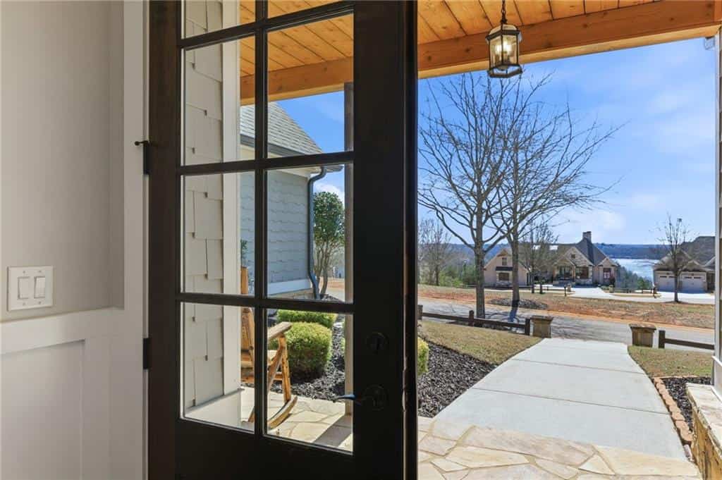 Listing photo 6