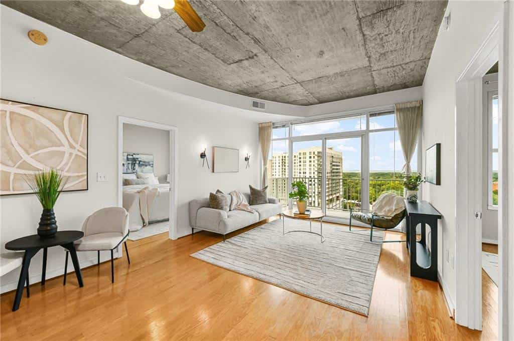 Listing photo 6