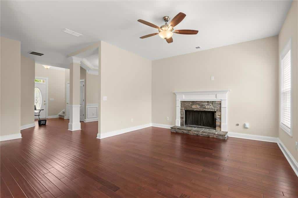 Listing photo 6