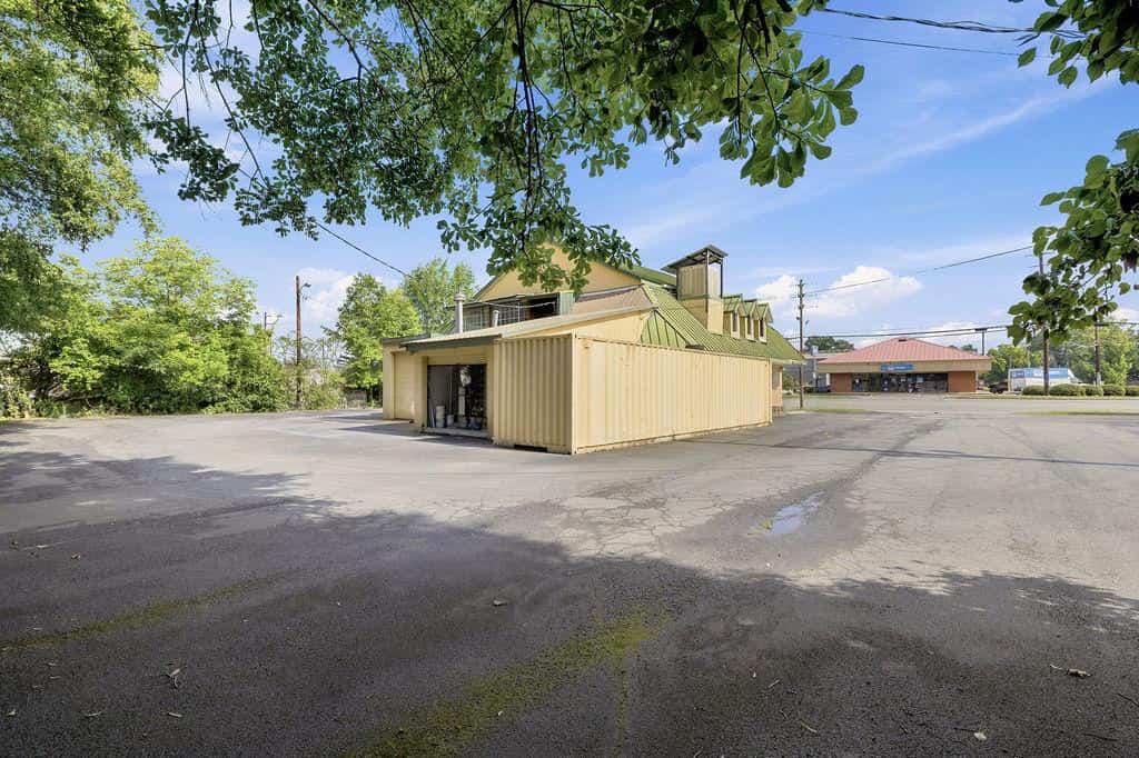 Listing photo 6