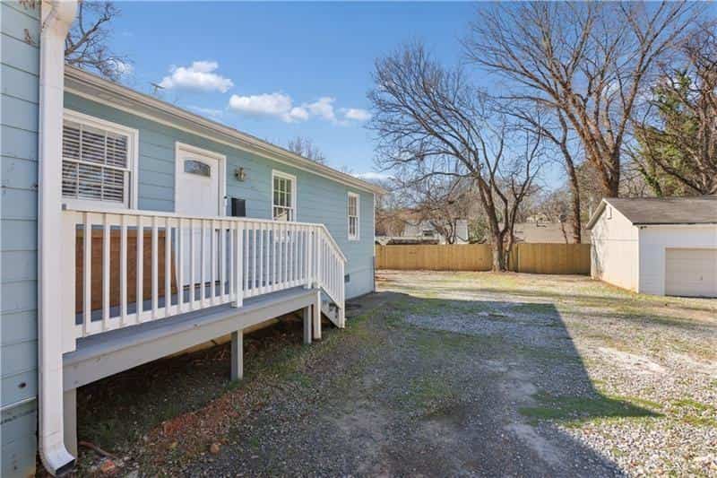 Listing photo 4