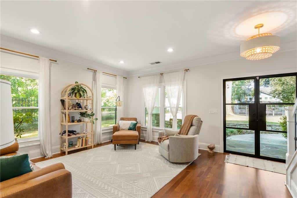 Listing photo 6