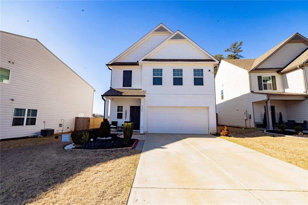 Listing photo 2