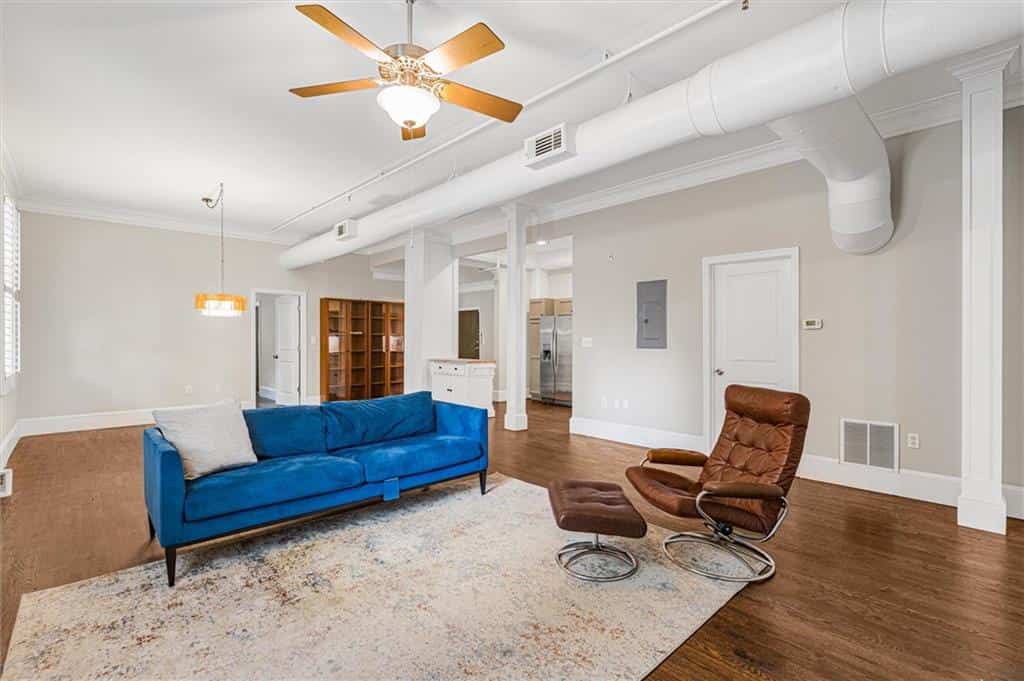 Listing photo 6