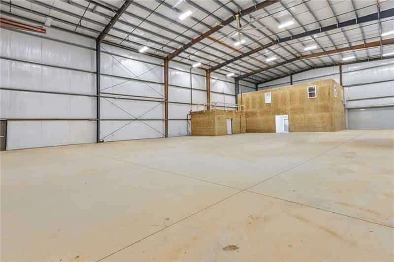 Listing photo 6