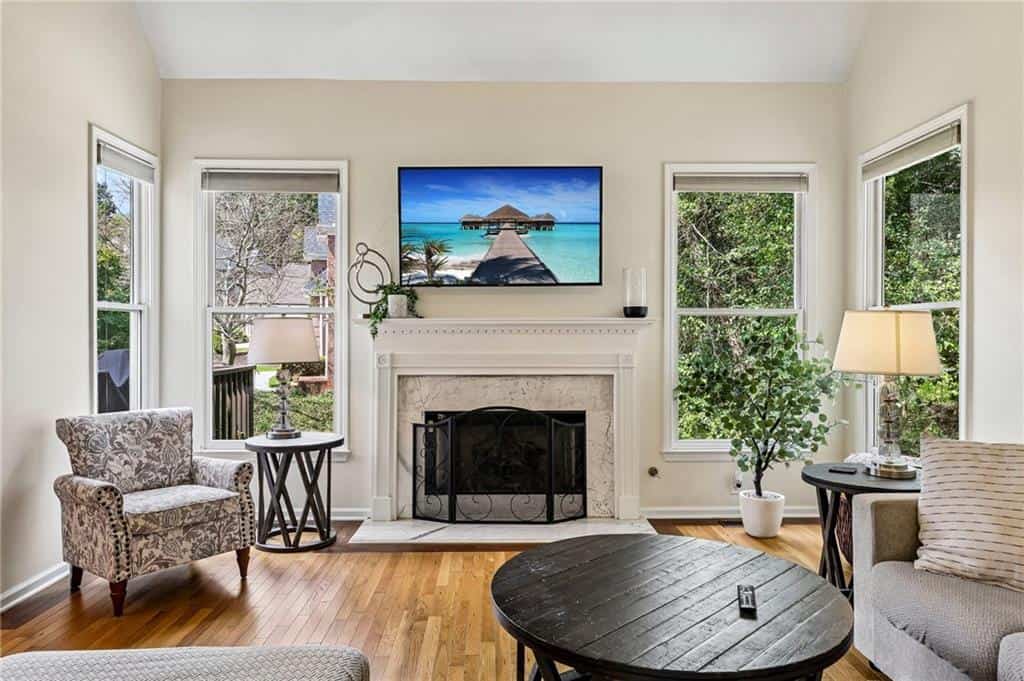 Listing photo 6