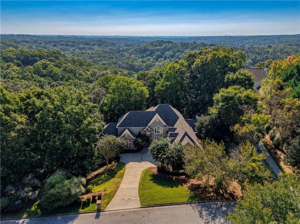 8370 Sentinae Chase Drive, Roswell, GA 30076