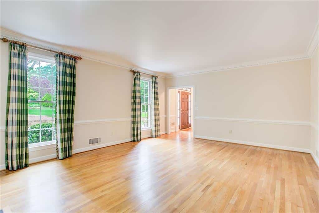 Listing photo 6