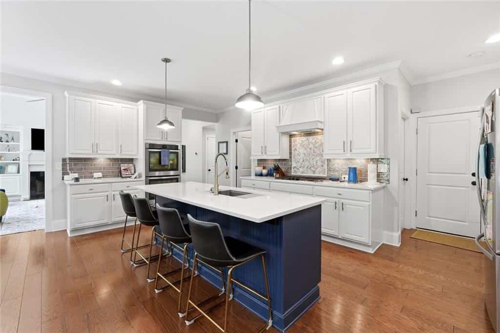 Listing photo 6