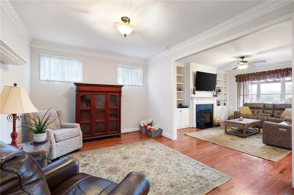 Listing photo 6