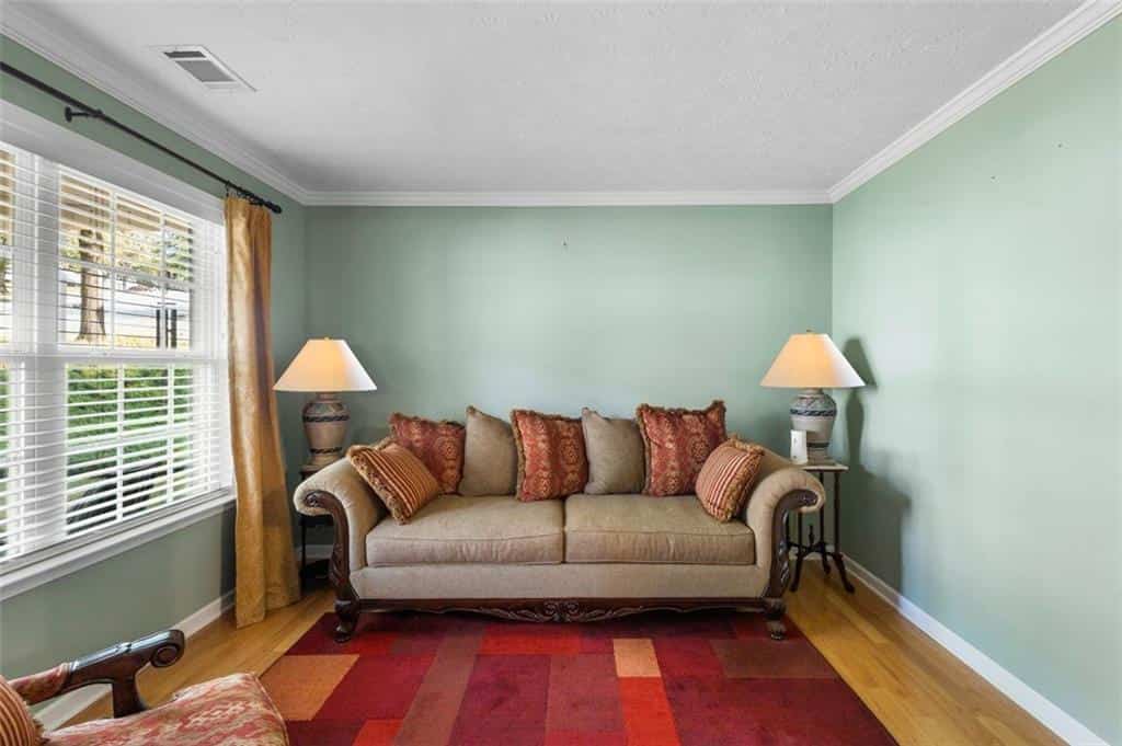 Listing photo 6
