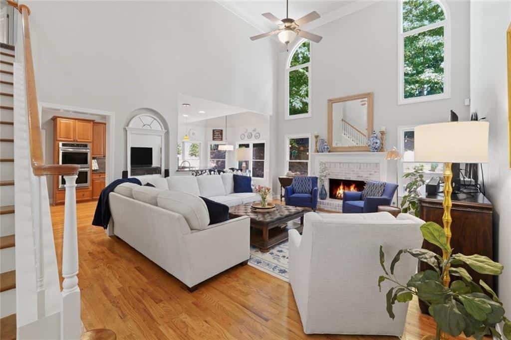 Listing photo 6