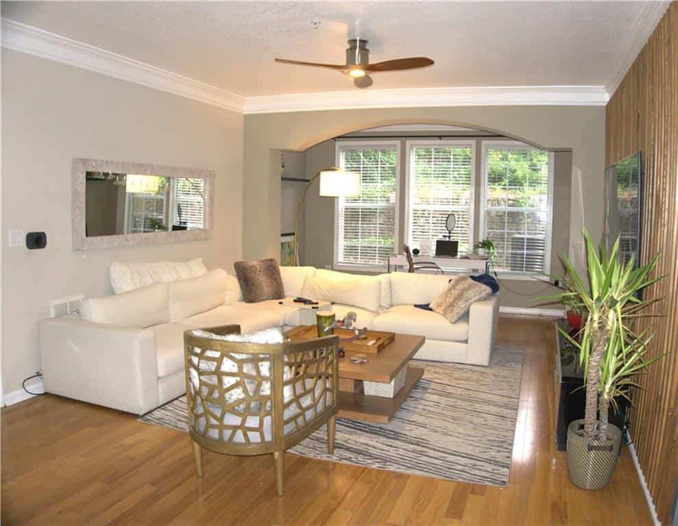 Listing photo 6
