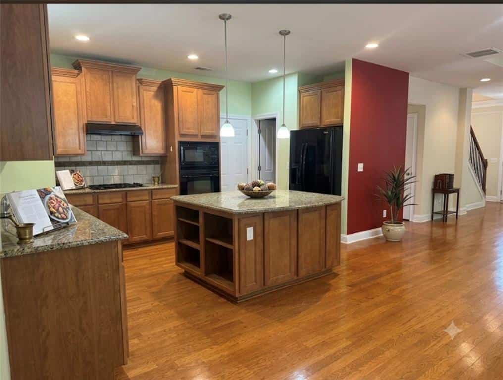 Listing photo 6