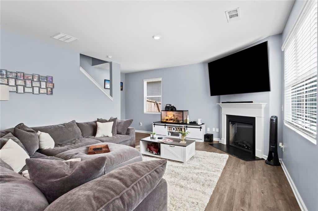 Listing photo 6