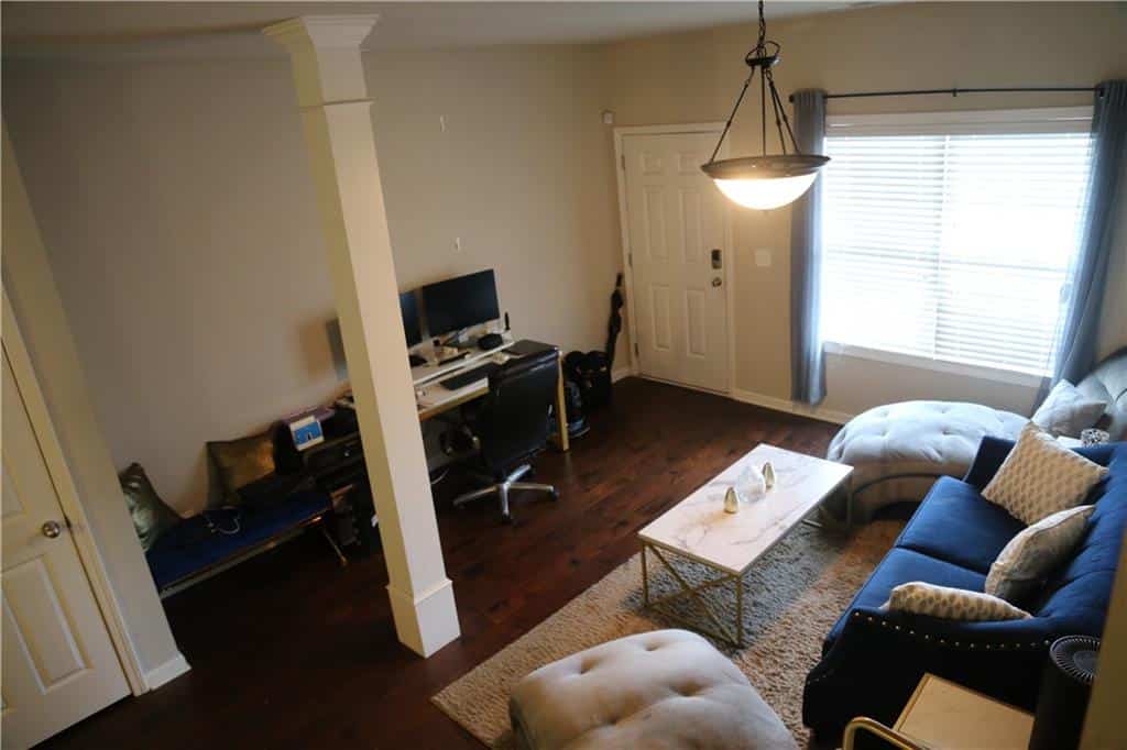 Listing photo 6