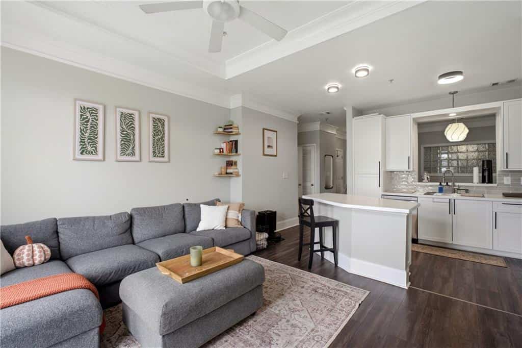 Listing photo 6