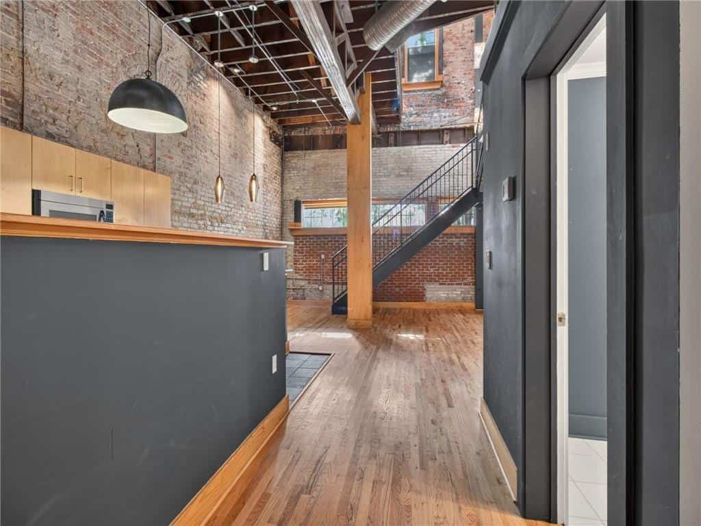 Listing photo 6