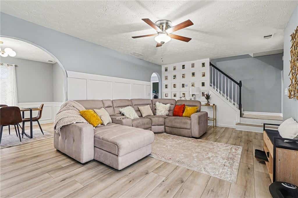 Listing photo 6