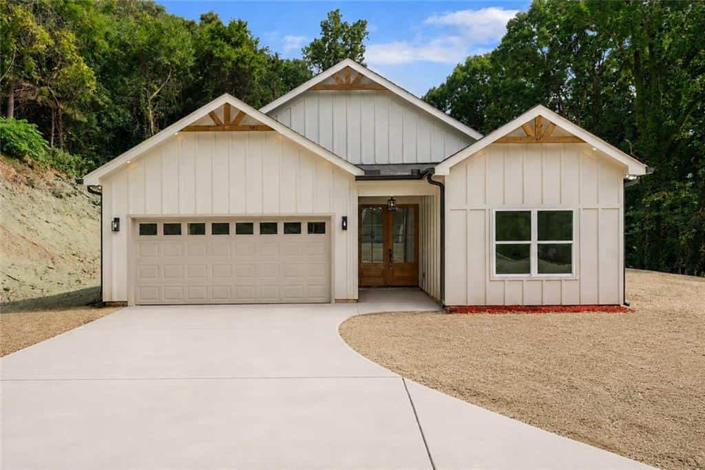 4635 Perry Rd, Gainesville, GA 30506