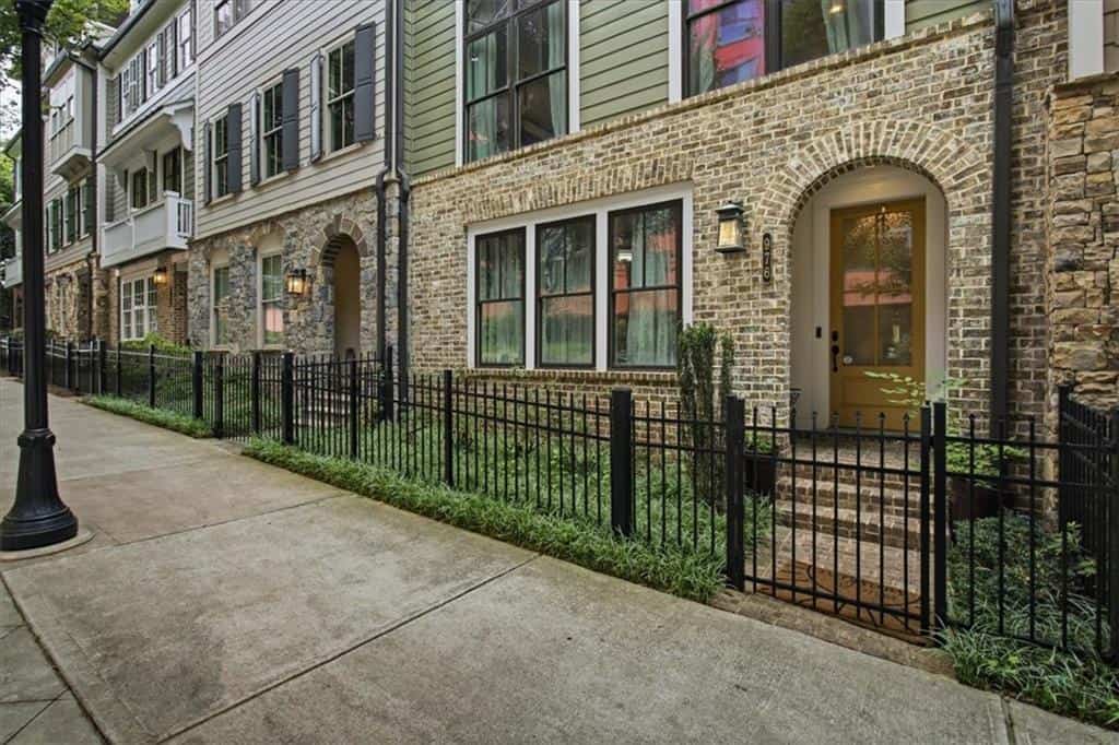 Listing photo 4