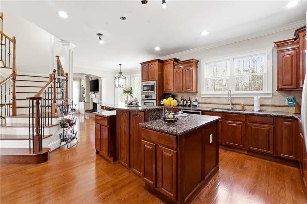 Listing photo 6