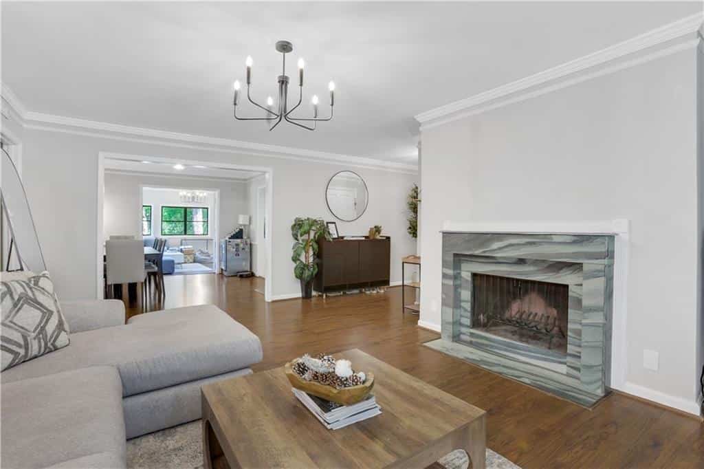 Listing photo 6