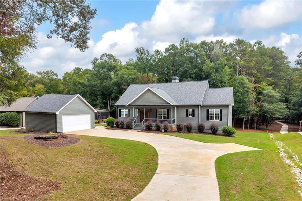 2716 Holcomb Drive, Martin, GA 30557