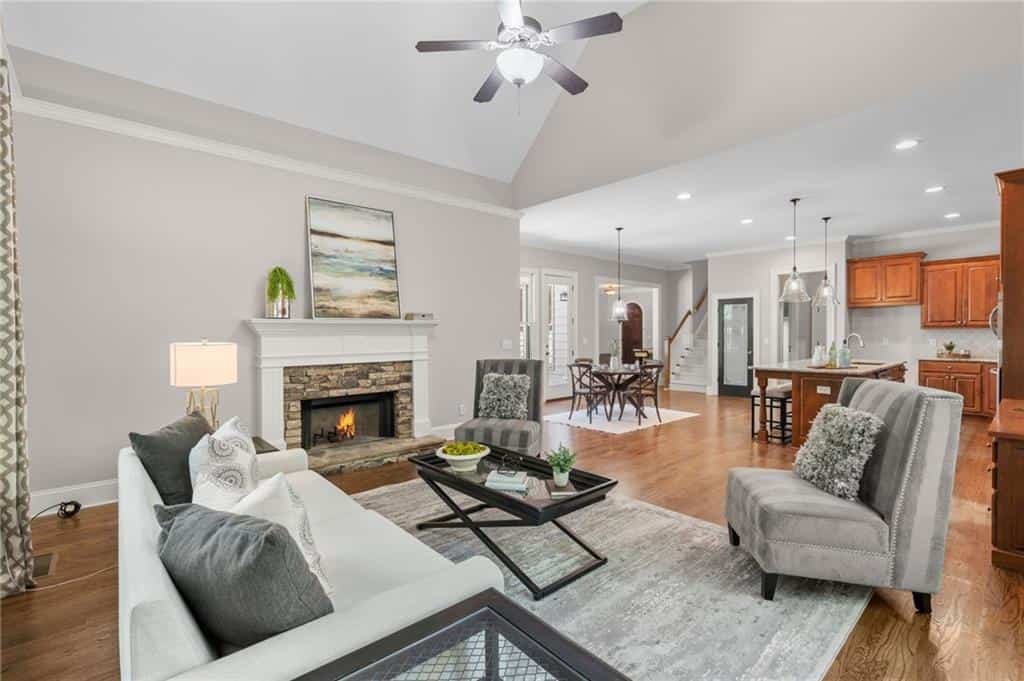 Listing photo 6