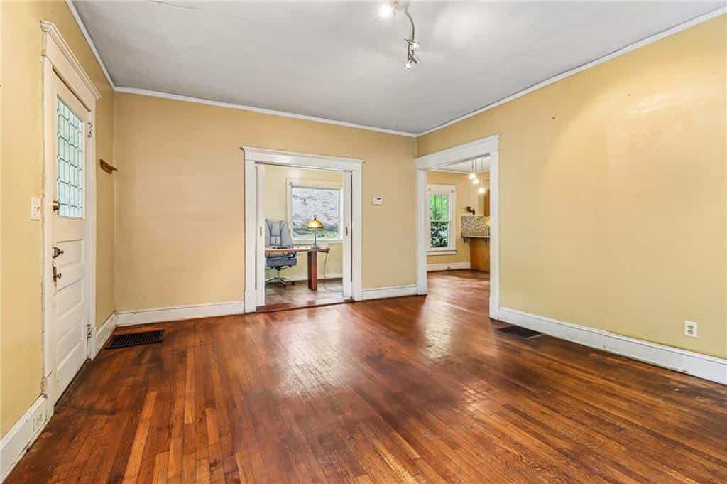Listing photo 6