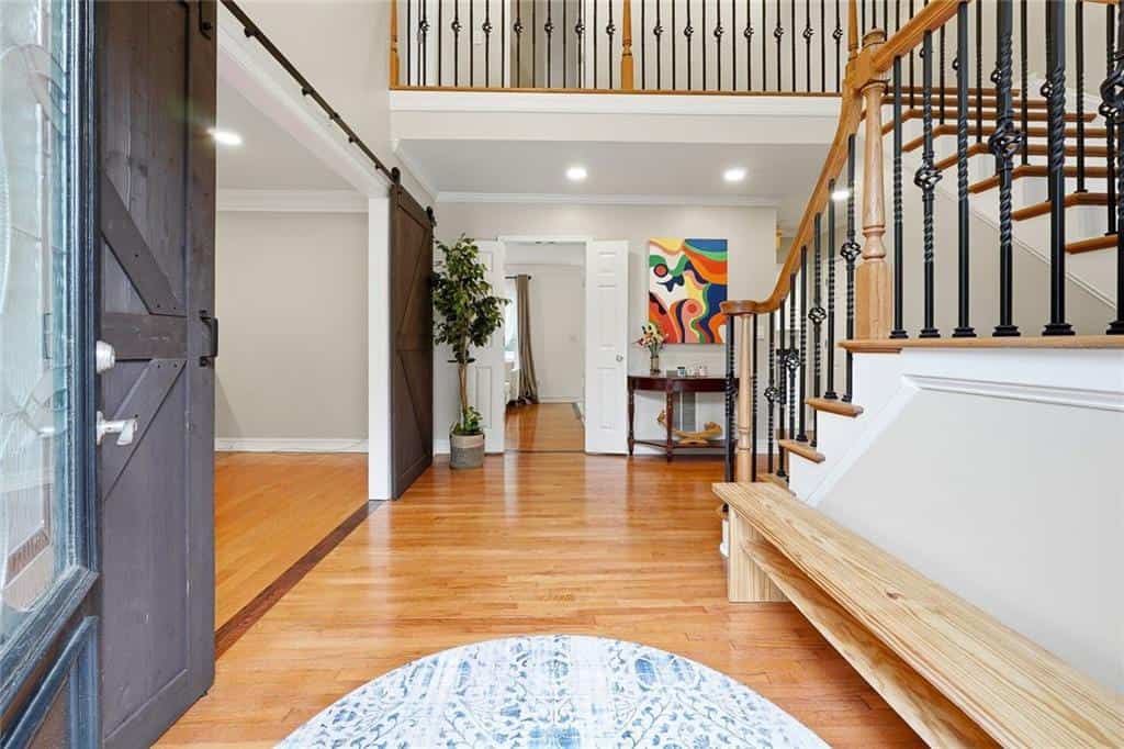 Listing photo 6