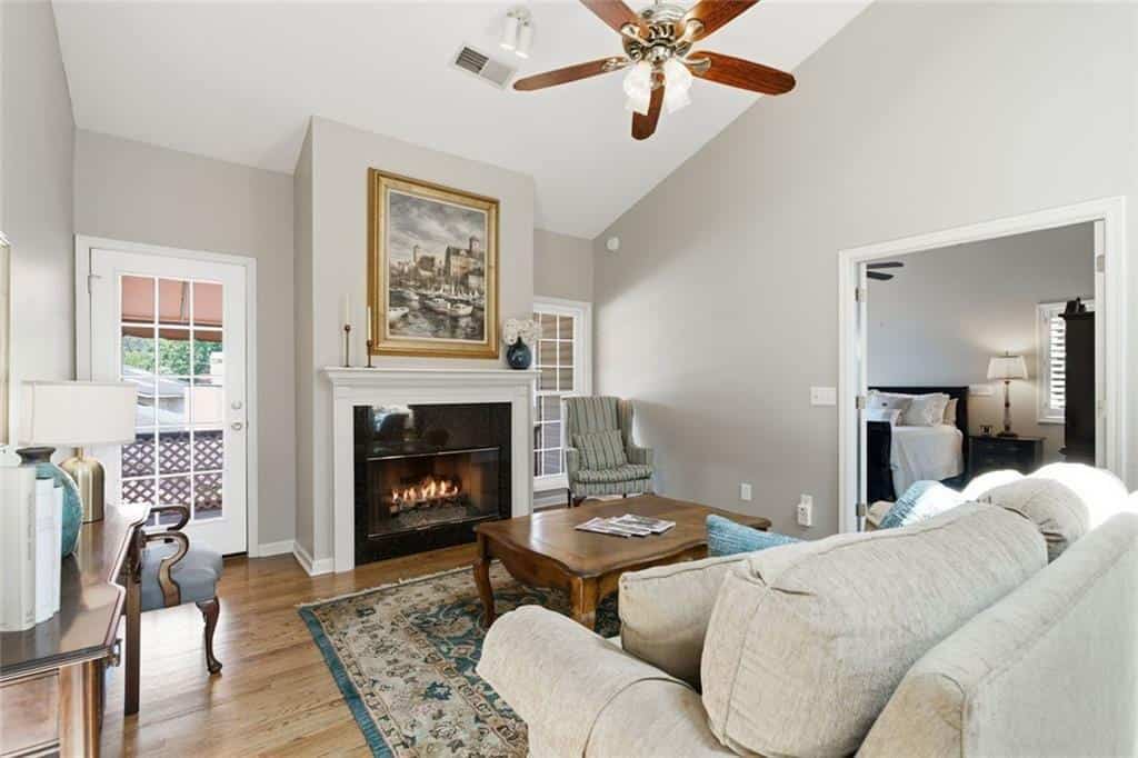 Listing photo 6
