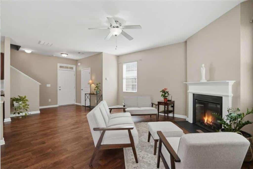 Listing photo 6