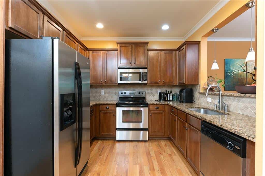 Listing photo 6