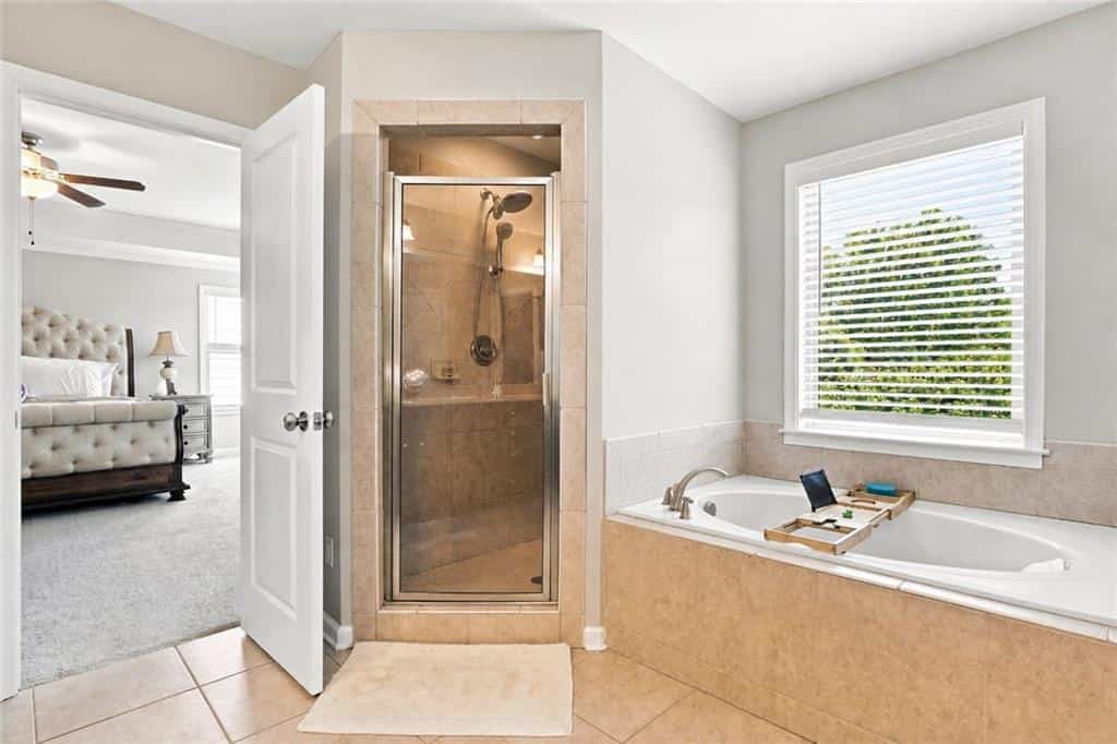 Listing photo 6