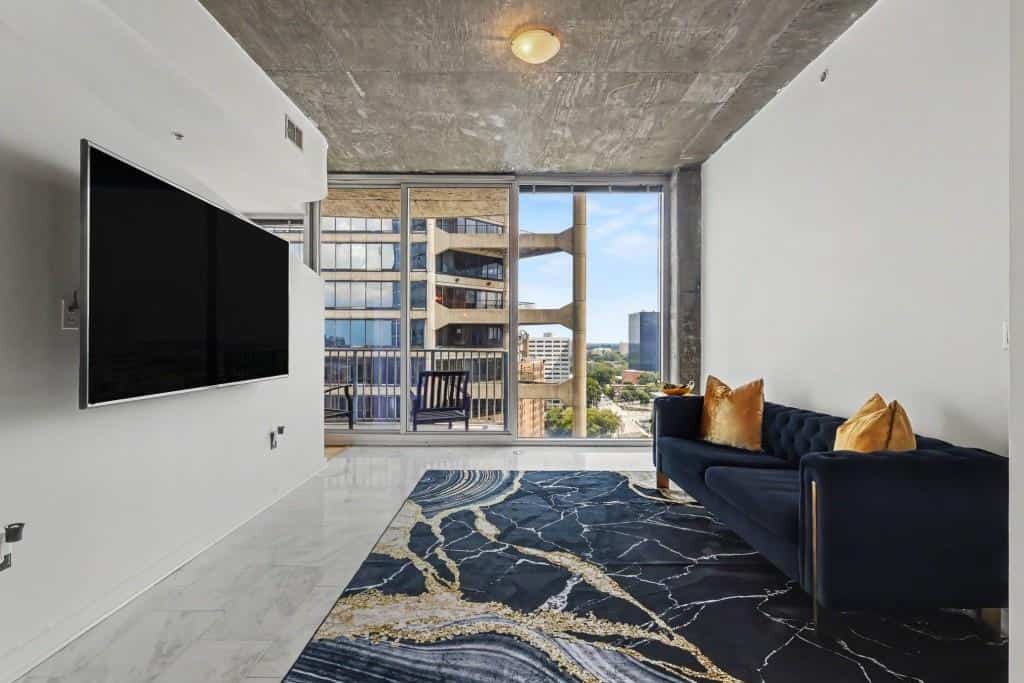 400 W Peachtree Street NW 1812 #1812, Atlanta, GA 30308