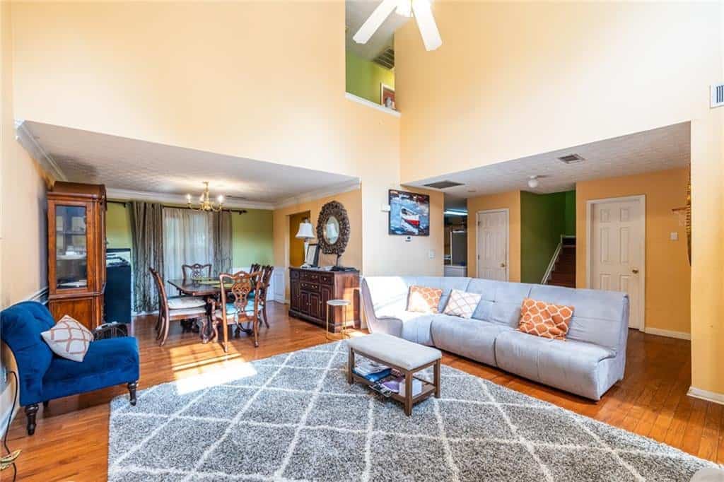 Listing photo 6