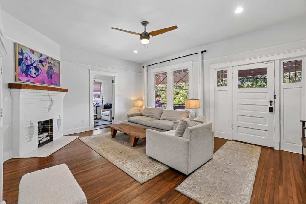 Listing photo 6